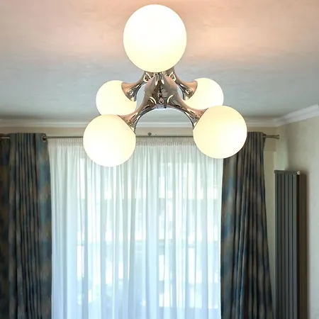 Moonstar - N Pools 公寓 *