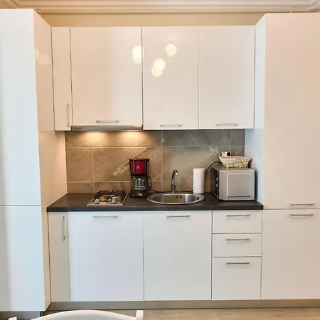 Apartman Moonstar - N Pools *