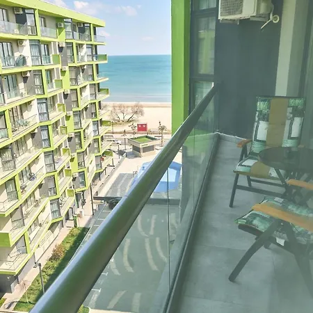 Moonstar - N Pools Mamaia