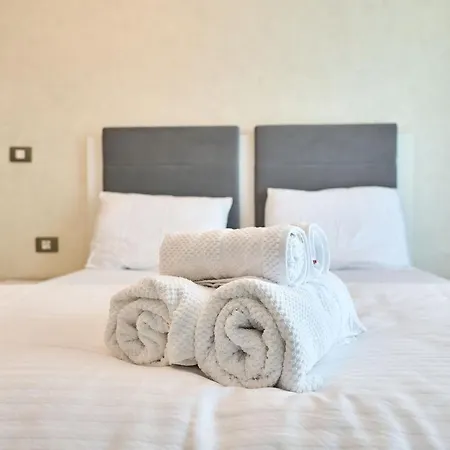 Moonstar - N Pools Mamaia