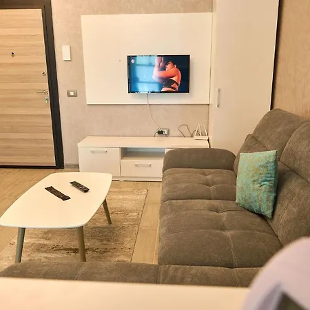 Moonstar - N Pools Mamaia